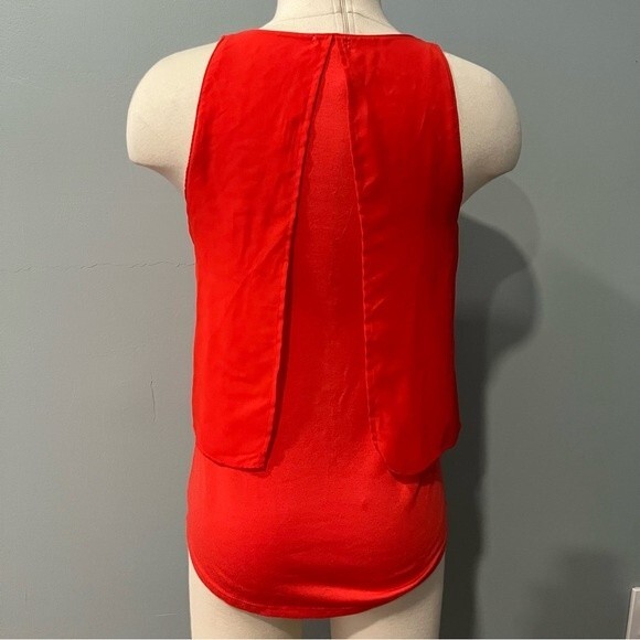Guess Red Sleeveless Chiffon Overlay Blouse Size XS - Picture 2 of 5